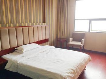 Danfengbailu Business Hotel Нанчан Екстериор снимка