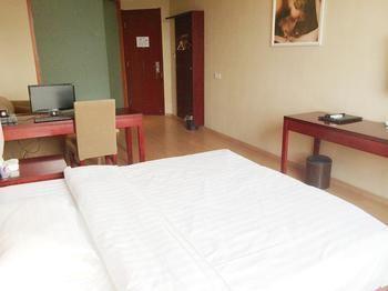 Danfengbailu Business Hotel Нанчан Екстериор снимка